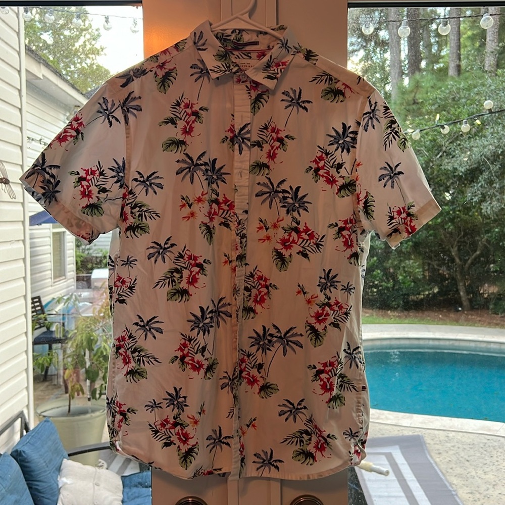 Men’s Button Down Hawaiian Shirt